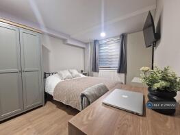 100, Oldwyk, Basildon SS16 4NX