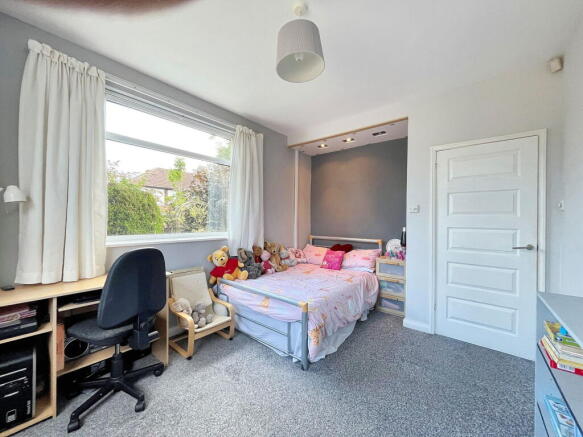 4 bed Detached for sale Image 11
