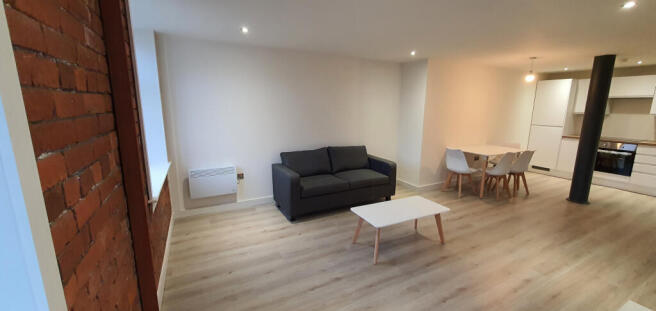 2 bed Apartment to rent Image 4