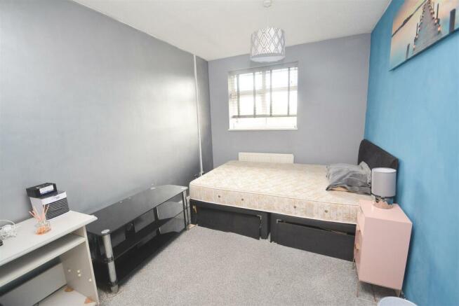 Bed 3.jpg