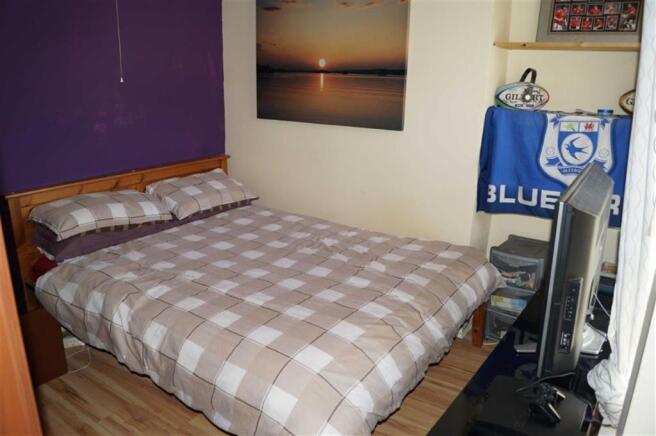 BEDROOM 2