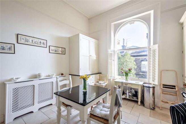 2 bed Apartment for sale Image 6