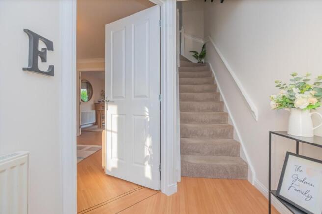 3. Entrance Hallway.jpg