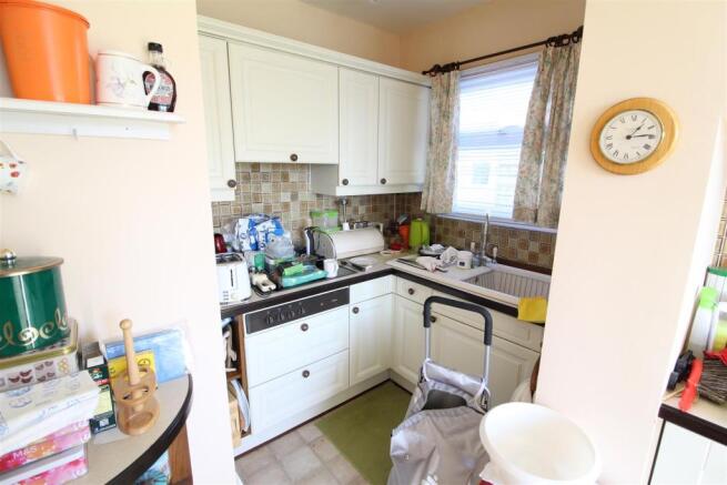 kitchen 2.JPG