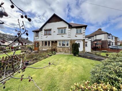 Benomley Crescent, Almondbury, Huddersfield, HD5 8LT