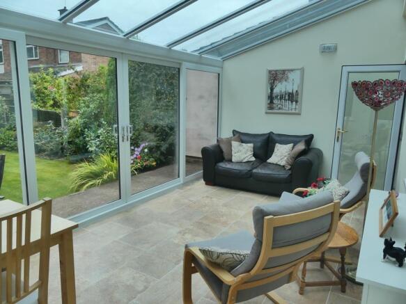 GARDEN ROOM
