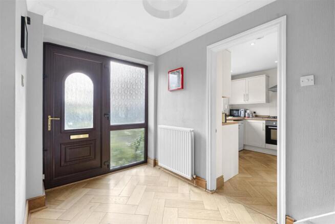 4 bed Detached for sale Image 7