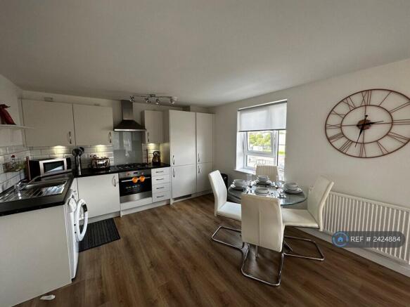 Kitchen & Dining Area