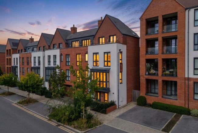 Earle Crescent Twilight
