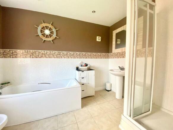 EN- SUITE