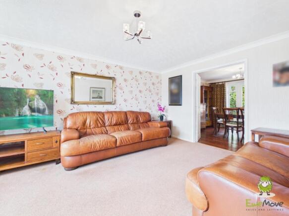 EweMove Estate Agents Basingstoke - 67 Cowslip Ban