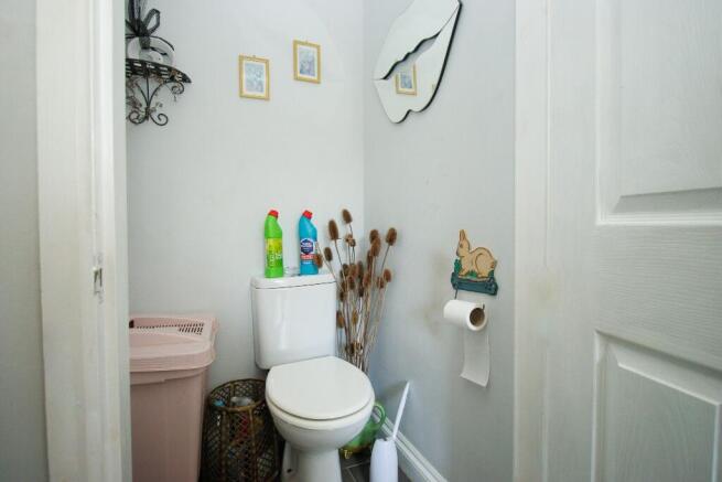 3 bed Semi-Detached for sale Image 8
