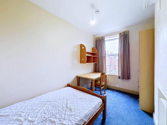 6 bed Terraced for sale Image 9