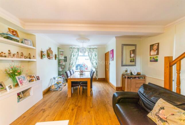 Lounge/Dining Room