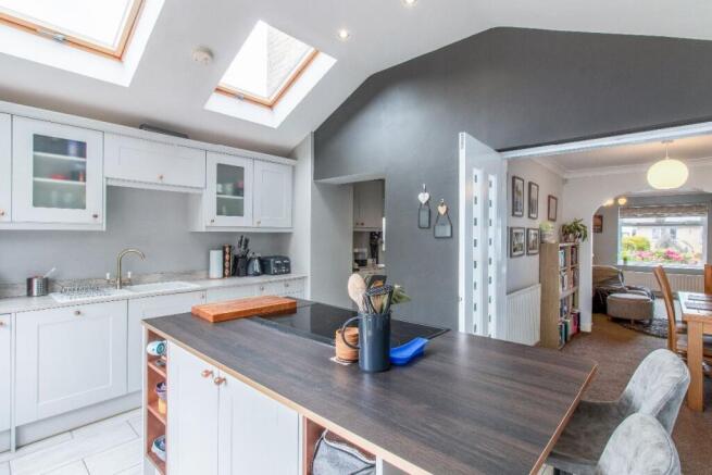 3 bed Semi-Detached for sale Image 9