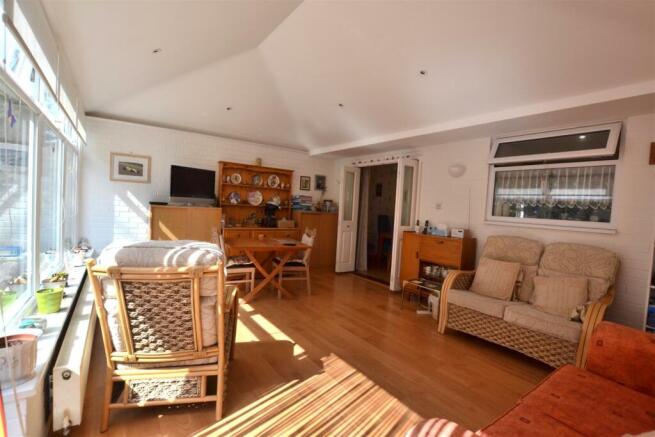 Family Room 1.JPG
