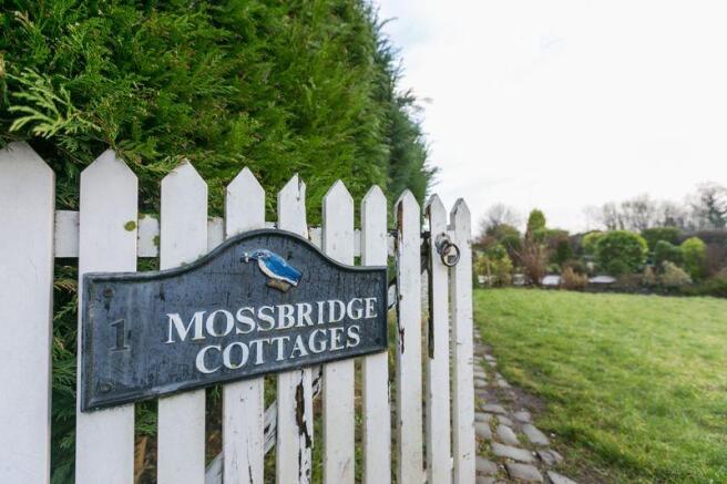 Moss bridge co...