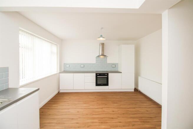 3 bed Semi-Detached for sale Image 2