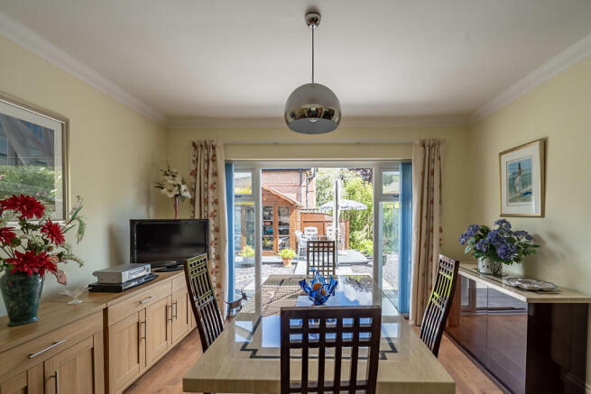 4 bed Detached for sale Image 4