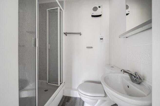 2 bed Flat to rent Image 9