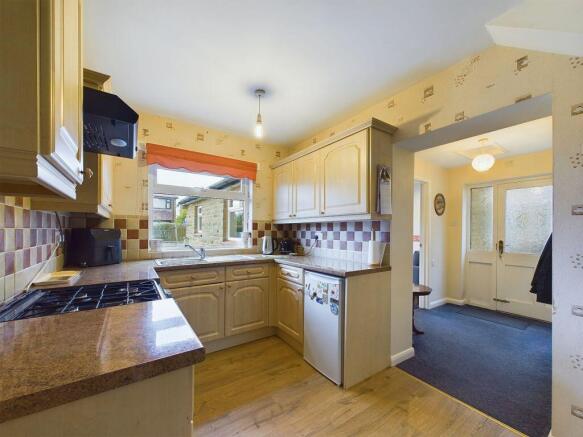 4 bed Semi-Detached for sale Image 5