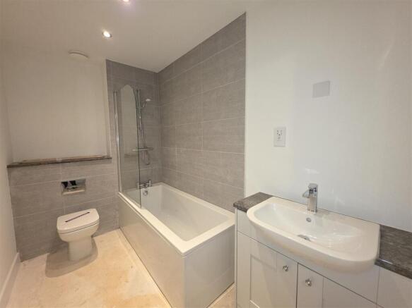 2 bed Semi-Detached Bungalow for sale Image 9
