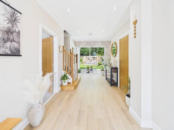 4 bed Detached for sale Image 4