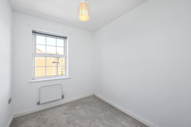 4 bed House for sale Image 11