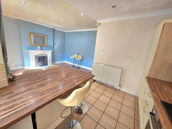 3 bed Terraced for sale Image 6