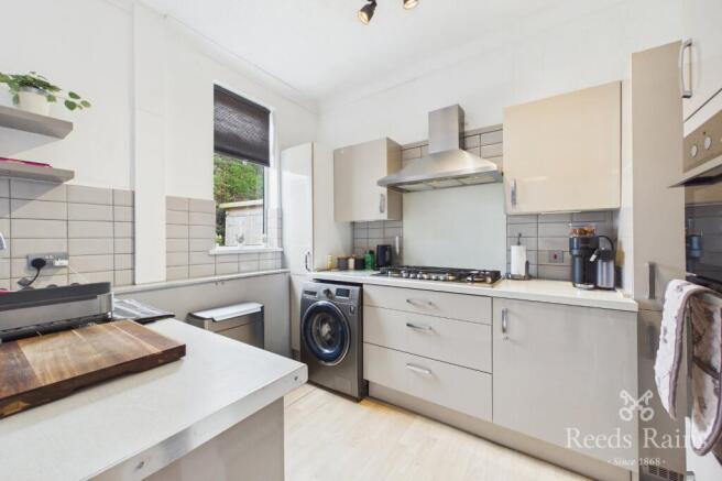 4 bed Semi-Detached for sale Image 4