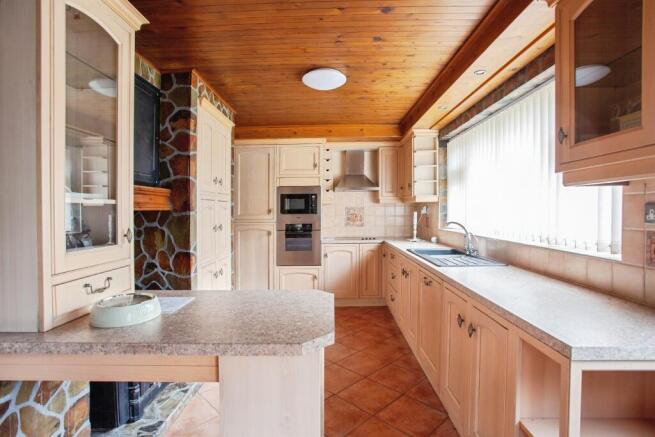 2 bed Detached Bungalow for sale Image 10