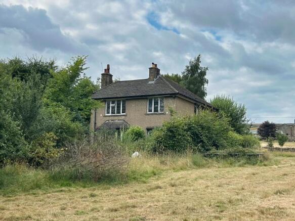 4 bed Detached for sale Image 5