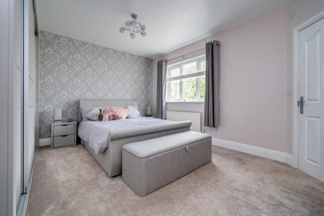 4 bed Detached for sale Image 8