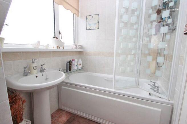 Bathroom photo 2