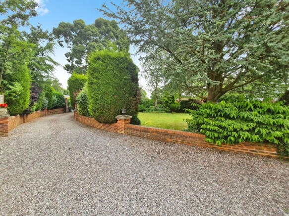 2 bed Duplex for sale Image 8