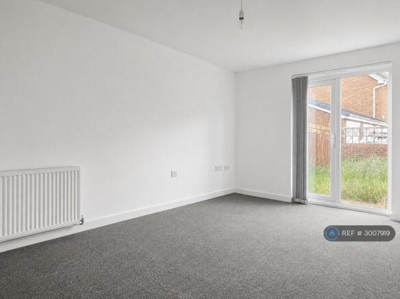 2 bed Terraced to rent Image 8