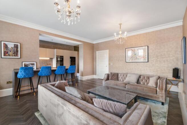 2 bed Flat for sale Image 6