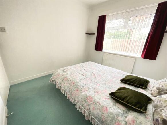 BEDROOM 2