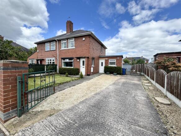 FRONT GARDEN & PARKING