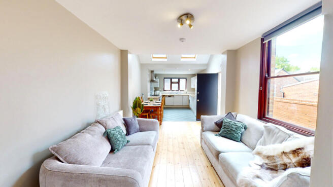 8 Bedroom Semi-Detached House - HMO