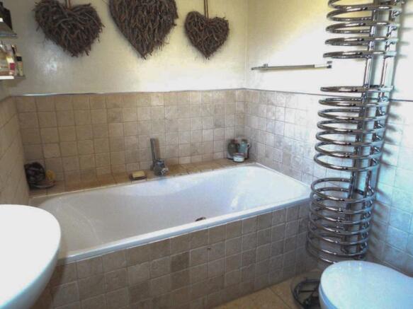 Bathroom (Family Bathroom)