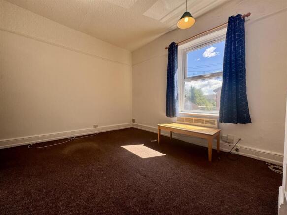 1 bed Apartment to rent Image 6