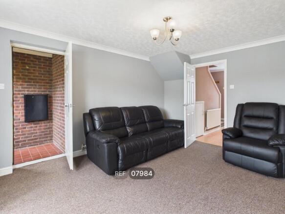 2 bed Terraced to rent Image 4