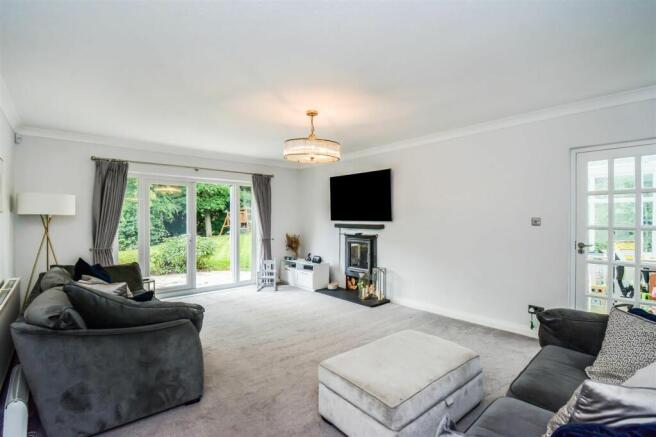 5 bed Detached Bungalow for sale Image 6