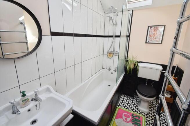 3 bed Terraced for sale Image 10