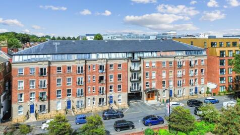 Palmyra Square North, Warrington, WA1