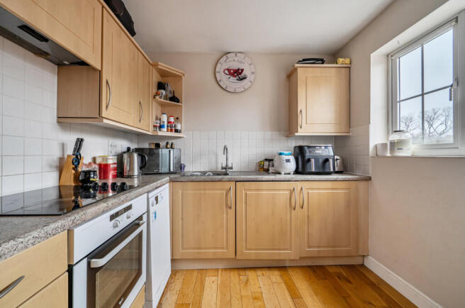 1395724-6-697cdd1...