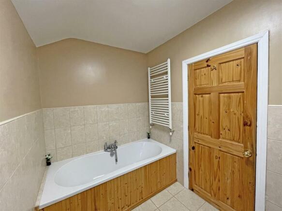 BATHROOM/W.C.