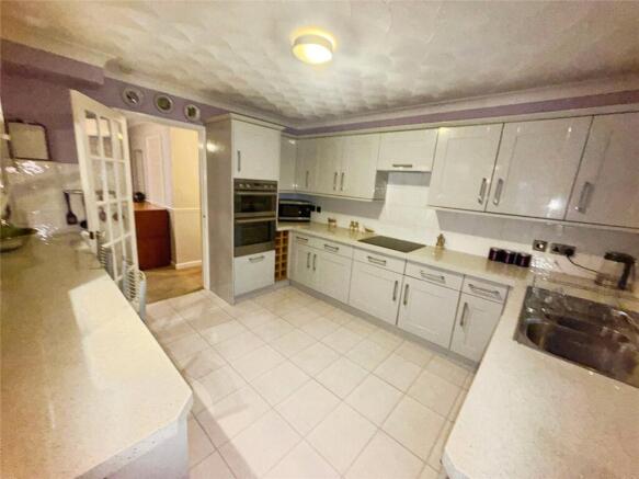 Kitchen/Breakfast Rm