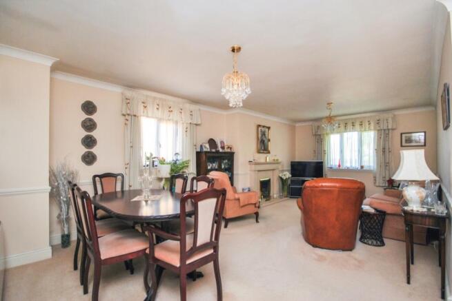 Lounge And Dining Ro